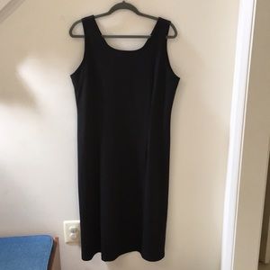 Black sleeveless dress